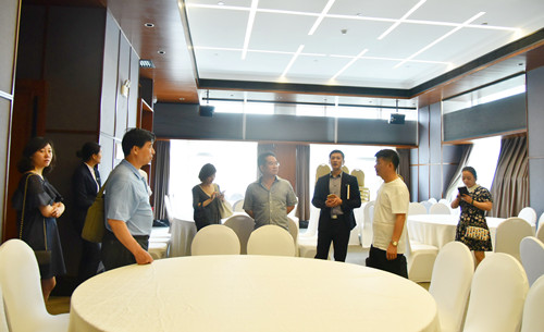 邵阳驻长办主任范晓亮一行走访调研会员企业品酒店