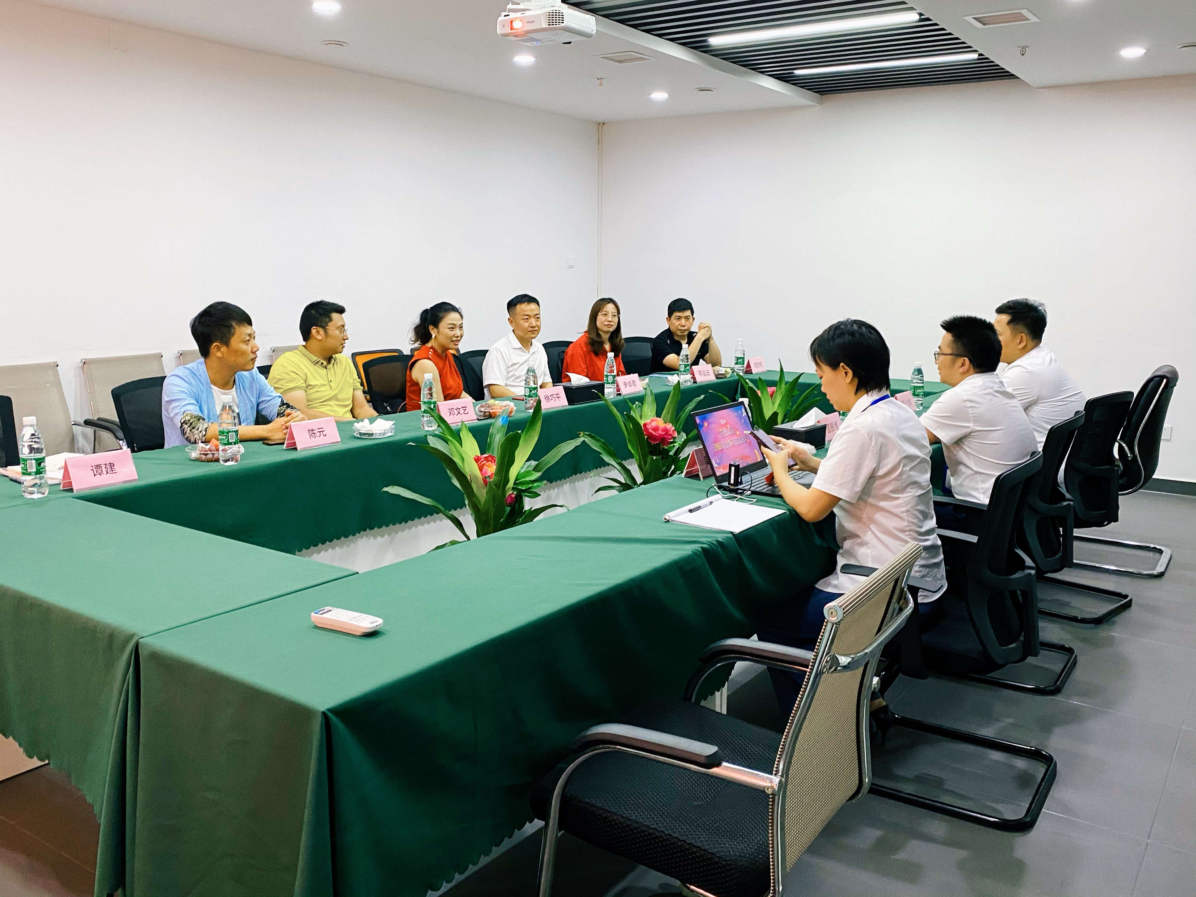 邵商八组开展新会员走访活动
