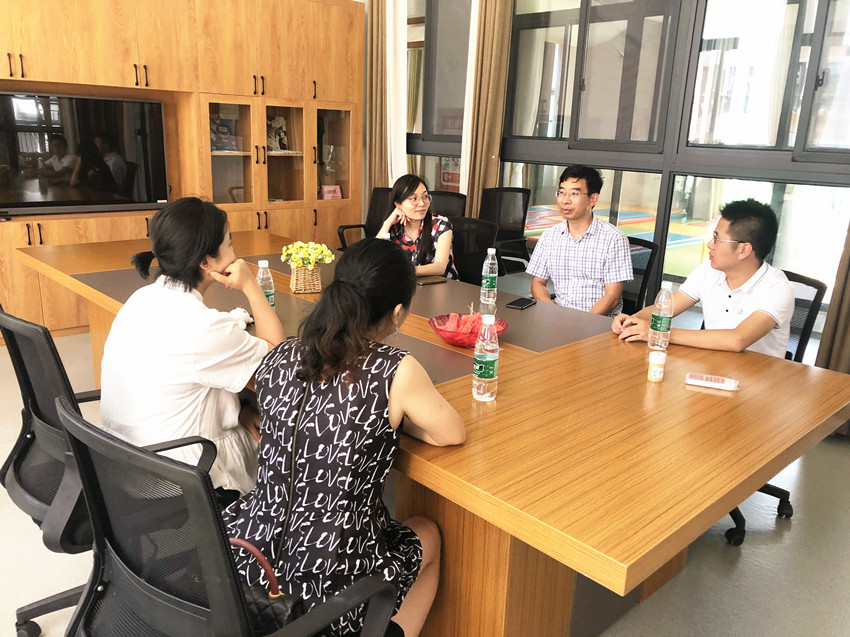 商会组织走访拟增理事单位雅顶教育集团